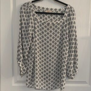LOFT White and Gray Ruched Blouse